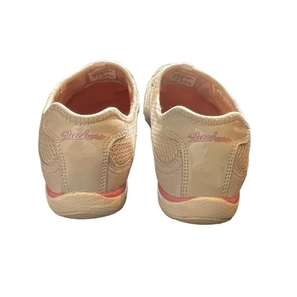 Skechers Women’s Relaxed Fit Memory Foam Sneaker Leather Upper Natural Size 9‎